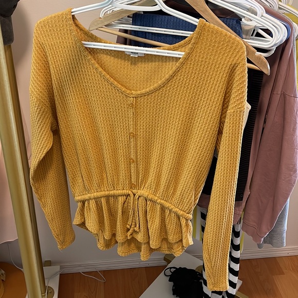 Yellow knit top - Picture 2 of 2